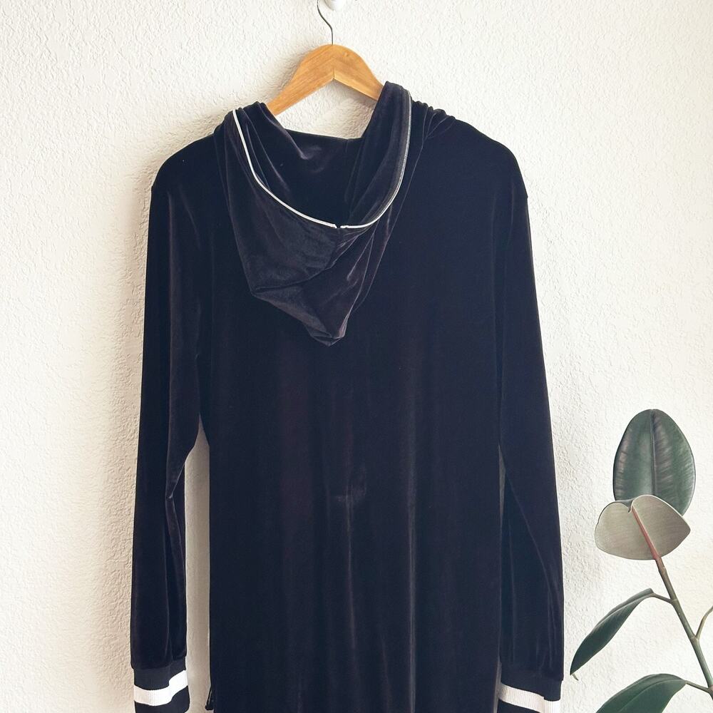 Onepiece Black Hooded Jumpsuit with White Details - Picture 5 of 9